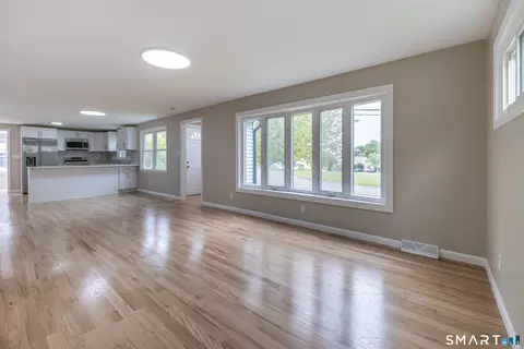 14 Catherine Ct, Milford, CT 06460