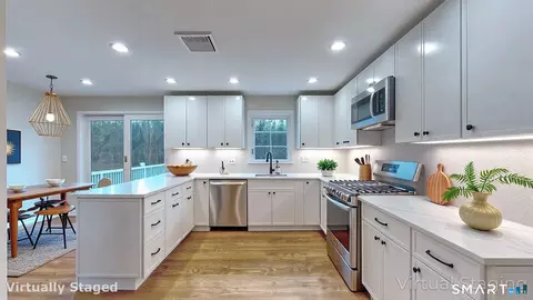 Kitchen - 12 Werf Dr, Redding, CT 06896 photo 2 of 3