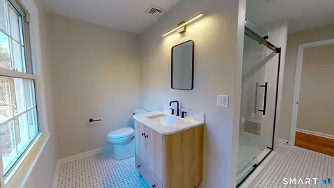 Bath - 12 Werf Dr, Redding, CT 06896 photo 6 of 8