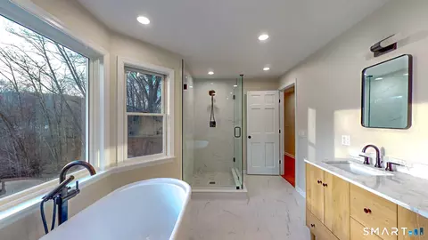 Bath - 12 Werf Dr, Redding, CT 06896 photo 5 of 8