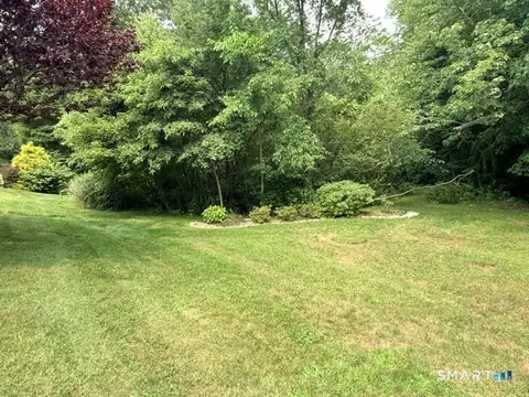 Exterior - 24 Cliff Rd, Ledyard, CT 06339 photo 5 of 5