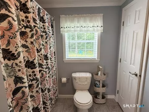 Bath - 24 Cliff Rd, Ledyard, CT 06339 photo 1 of 2