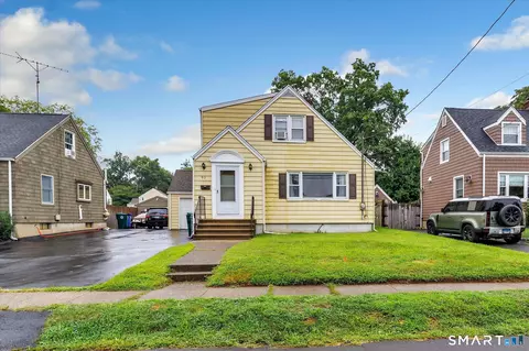 90 Ulrich Rd, Stratford, CT 06614