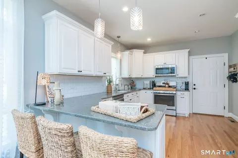 Kitchen - 39 Greendale Dr #39, Suffield, CT 06078 photo 5 of 5