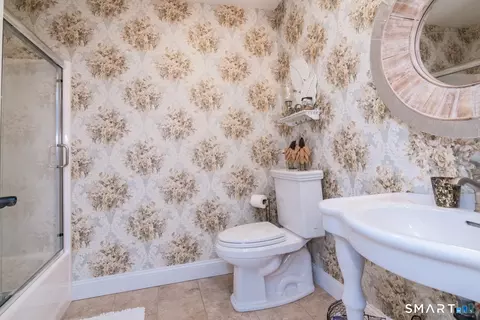Bath - 39 Greendale Dr #39, Suffield, CT 06078 photo 3 of 3