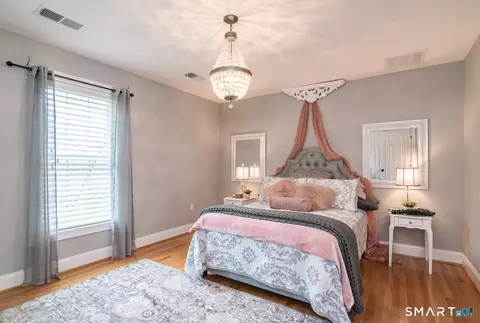 Bedroom - 39 Greendale Dr #39, Suffield, CT 06078 photo 3 of 5