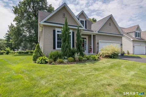 Exterior - 39 Greendale Dr #39, Suffield, CT 06078 photo 4 of 10
