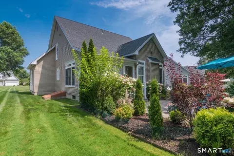 Exterior - 39 Greendale Dr #39, Suffield, CT 06078 photo 10 of 10