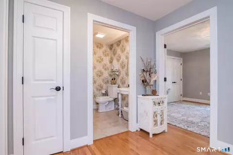 Entry Way - 39 Greendale Dr #39, Suffield, CT 06078 photo 5 of 5