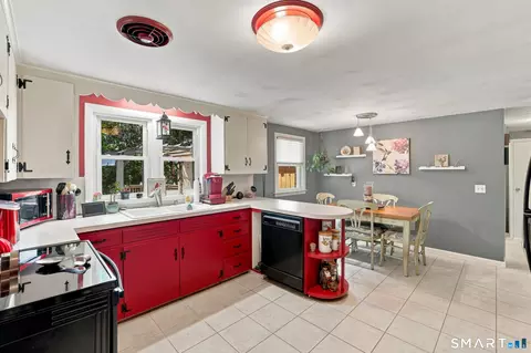 Kitchen - 20 Frederick St, Torrington, CT 06790 photo 3 of 4