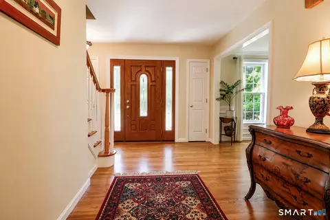 Entry Way - 5 Stone Gate Dr, Sandy Hook, CT 06482 photo 2 of 11