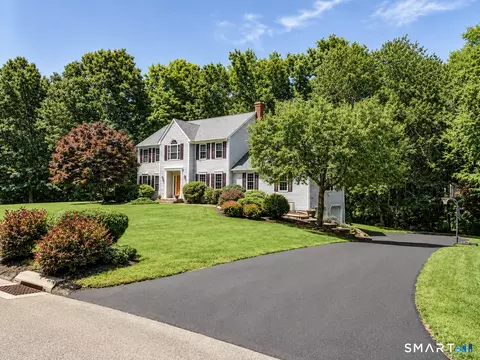 Exterior - 5 Stone Gate Dr, Sandy Hook, CT 06482 photo 1 of 4