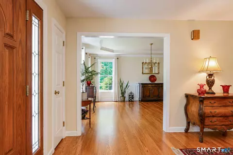 Entry Way - 5 Stone Gate Dr, Sandy Hook, CT 06482 photo 5 of 11
