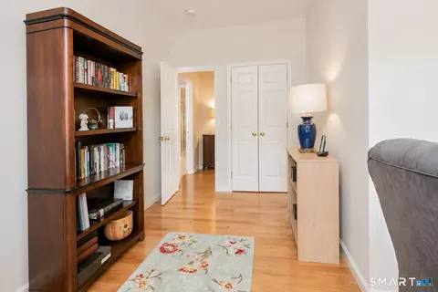 Entry Way - 5 Stone Gate Dr, Sandy Hook, CT 06482 photo 11 of 11