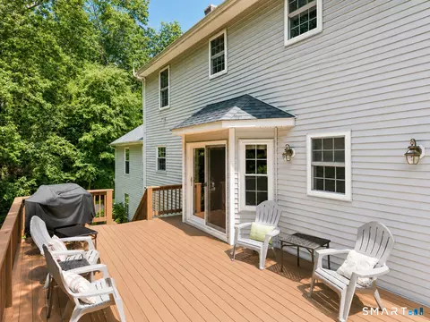 Exterior - 5 Stone Gate Dr, Sandy Hook, CT 06482 photo 4 of 4
