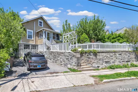 17 Reynolds Ave, Stamford, CT 06905