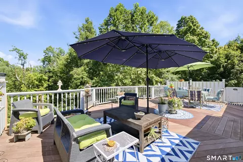 Exterior - 40 Elbow Hill Rd, Brookfield, CT 06804 photo 1 of 7