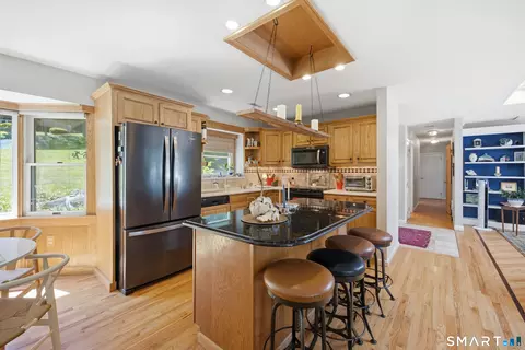 Kitchen - 40 Elbow Hill Rd, Brookfield, CT 06804 photo 2 of 5