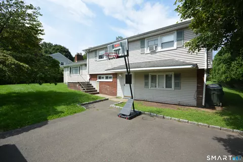 90 Colonese Rd, Fairfield, CT 06825