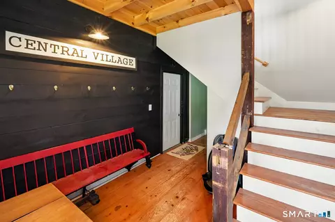 Entry Way - 16 Main St, Plainfield, CT 06374 photo 1 of 5