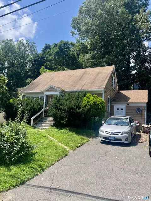 21 Joy Rd, Waterbury, CT 06708