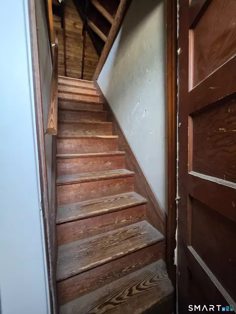 Entry Way - 85 Robertson Ave, Killingly, CT 06239 photo 7 of 10