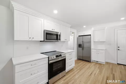 Kitchen - 16 Chadwick Dr, Old Lyme, CT 06371 photo 3 of 5