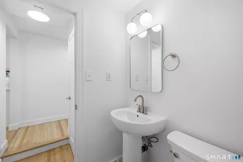 Bath - 16 Chadwick Dr, Old Lyme, CT 06371 photo 1 of 3