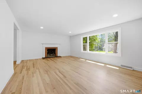 Living - 16 Chadwick Dr, Old Lyme, CT 06371 photo 4 of 7
