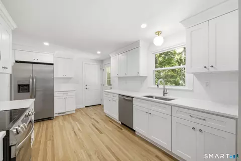 Kitchen - 16 Chadwick Dr, Old Lyme, CT 06371 photo 1 of 5