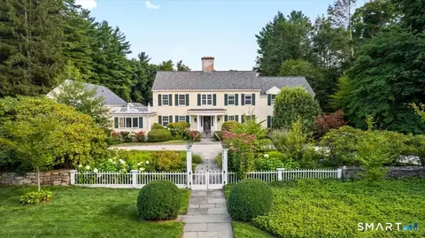 38 Gerrish Ln, New Canaan, CT 06840