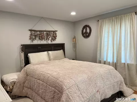 36 Davis St, Torrington, CT 06790 photo 8