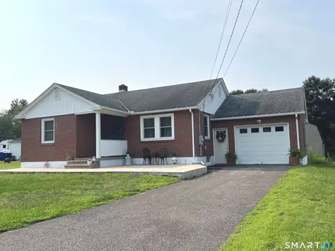 36 Davis St, Torrington, CT 06790 photo 2