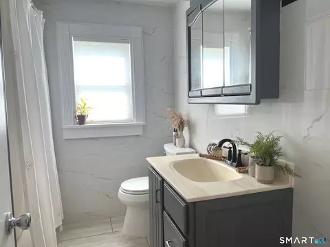 36 Davis St, Torrington, CT 06790 photo 7