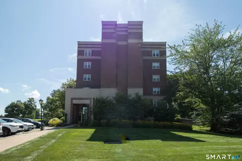 49 Rose St #307, Branford, CT 06405