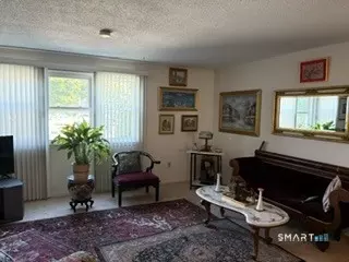 Living - 21 E Gate Ln #21, Hamden, CT 06514 photo 1 of 2