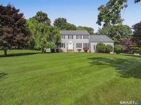 33 W Gerald Dr, Manchester, CT 06040