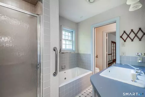 Bath - 3 Pine St, Cornwall, CT 06753 photo 2 of 3