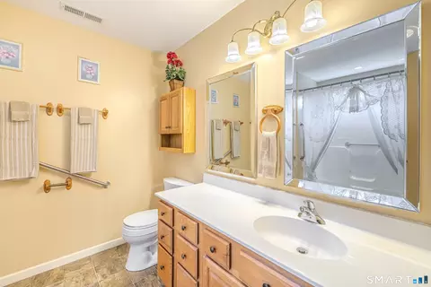 Bath - 4 Aspen Pl, Willimantic, CT 06226 photo 2 of 3