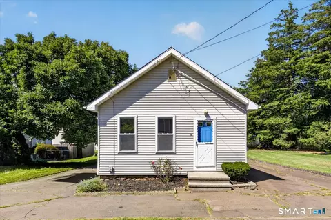 21 Edgemere Rd, East Haven, CT 06512