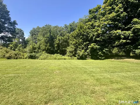 Exterior - 595 N Main St, Suffield, CT 06078 photo 8 of 9