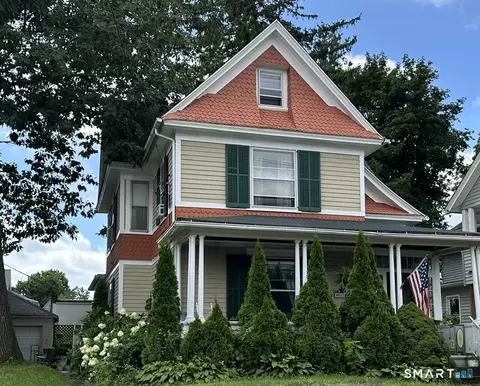 17 Cook St, Torrington, CT 06790
