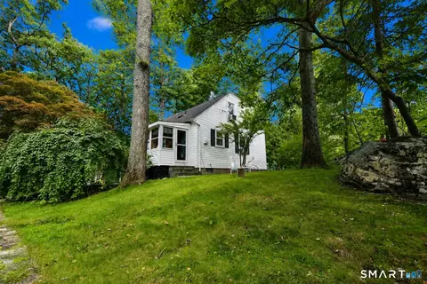 Exterior - 19 Olmstead Rd, Redding, CT 06896 photo 6 of 8