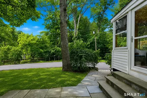 Exterior - 19 Olmstead Rd, Redding, CT 06896 photo 4 of 8