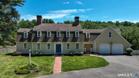 712 Spring St, Manchester, CT 06040