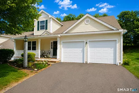 107 Meadow Brook Rd #107, Oxford, CT 06478