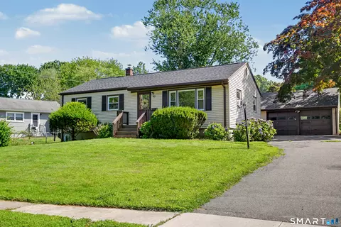 93 Easy St, Milford, CT 06460