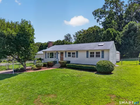 17 Sycamore Rd, East Lyme, CT 06357