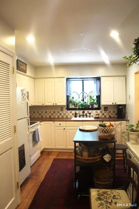 54 Whitmore Ln #3, Stamford, CT 06902