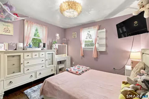 Bedroom - 398 Moosup Pond Rd, Moosup, CT 06354 photo 3 of 6